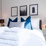Luxe Interchange Apartment Near Old Trafford - Media City - The Quays