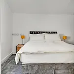 Albert View Rooms
