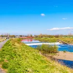 Vidale Court, 3 Bedroom House With River Irwell View, Sleeps 6