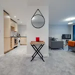 Pass The Keys Spacious Manchester Apartment With Parking