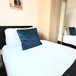 Salford Ark Comfort Stays Near Salford Royal And Trafford Centre
