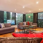 Mansion With Pool & Hot Tub Manchester