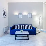 *New* Stylish & Modern City Centre Apartment