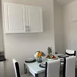 Cosy Cheerful 2 Bedrooms Near Piccadilly, Etihad Stadium Sleeps Up To 5