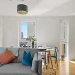Salford Central - Luxury Apartments By Mgroupsa