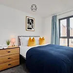 Fabulous 5 Bed House W Parking