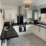 Contractor Stays By Furnished Accommodation Manchester - Free Parking