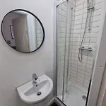 Room 6 With Private Bathroom In Levenshulme