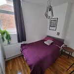 Room 6 With Private Bathroom In Levenshulme