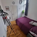 Room 6 With Private Bathroom In Levenshulme