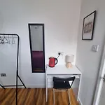 Room 6 With Private Bathroom In Levenshulme