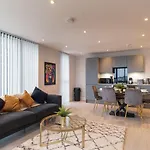 Stunning Brand New City 3Bed Apartment!