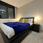 1 Bed Apartment Near Old Trafford With Free Car Park