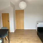 Cozy House With Free Parking