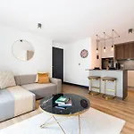 Luxurious Two-Bed Stay: Mcr