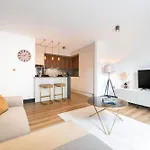 Luxurious Two-Bed Stay: Mcr