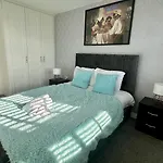 Lux Livin\' Apartments - Luxury 2 Bed Manchester Apartment With Free Parking
