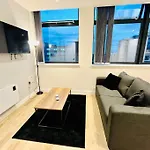 Prime Location: One Bed Apartment In Old Trafford