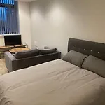 Stylish Flat In Old Trafford