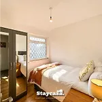 Beautiful Detached Villa - Jacuzzi Bath - Parking
