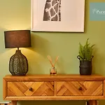 Three Bedroom House By Purestay Short Lets & Serviced Accommodation Manchester With Free Parking