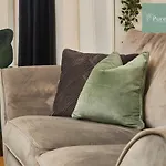 Three Bedroom House By Purestay Short Lets & Serviced Accommodation Manchester With Free Parking