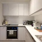 Contemporary 1 Bedroom Apartment In Manchester City Centre