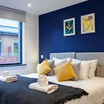 Contemporary 1 Bedroom Apartment In Manchester City Centre