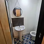 Double En Suit Room In Levenshulme