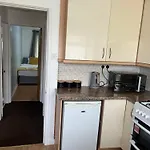 Charming 2-Bedroom In Manchester