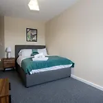 Contemporary 2 Bedroom Apartment Manchester