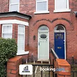 Modern 3 Bed Terraced House By Nyos Properties Short Lets & Serviced Accommodation Manchester With Free Wifi
