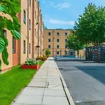 Homely Private Bedrooms At Oxford Court In Manchester