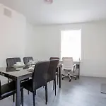 Big New House - 5Bdr Near City