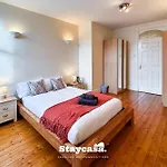 Carlton Co-Living - Private Room Self-Cater
