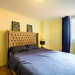 Prime Location Near City-Trafford Centre-Stadium 2Bed