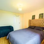 Prime Location Near City-Trafford Centre-Stadium 2Bed