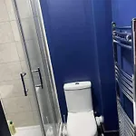 Double En Suit Room In Levenshulme