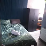 Double En Suit Room In Levenshulme
