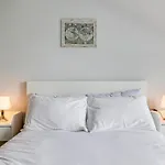 Large 2 Bed 2 Bath Central Manchester
