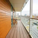 Pass The Keys Stunning Views Canal Side Flat With Free Parking