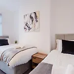 Free Parking, Late Check Out Coop Live Etihad Stadium 3-Bed House
