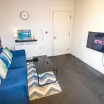 2 Bedroom Flat-Free Parking