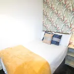 2 Bedroom Flat-Free Parking
