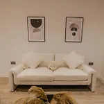 Bianco Suite 2Br With City Views