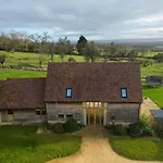 East Barn- Luxury Countryside Home