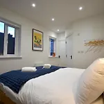 Cityescape - 2Br Apt 3 En-Suite Sofa Bed Nq
