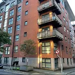 Spacious Central Penthouse Apartment With Parking