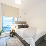 Northern Quarter Luxury 2 Bed Apt With Balcony