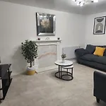 Temade Homes - 2 Bed Graceful Holiday Home